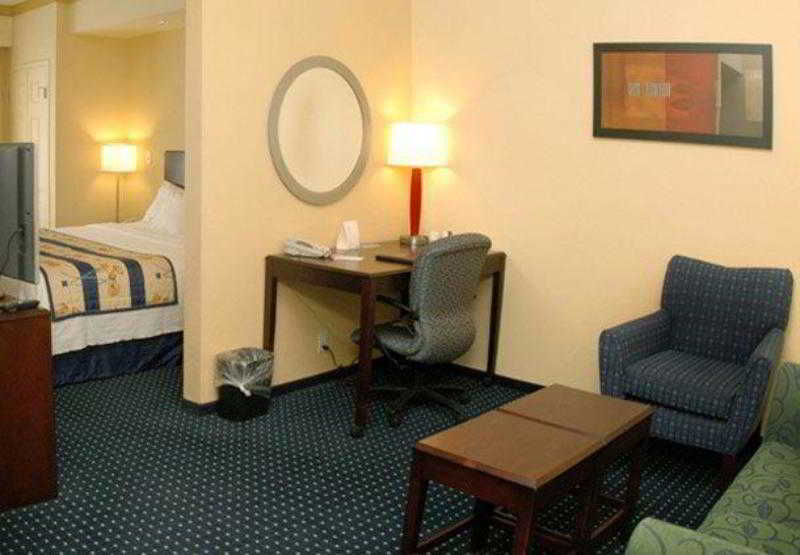 هتل Springhill Suites By Marriott Grand Rapids Airport Southeast