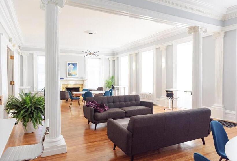 فندق The Stockade Inn