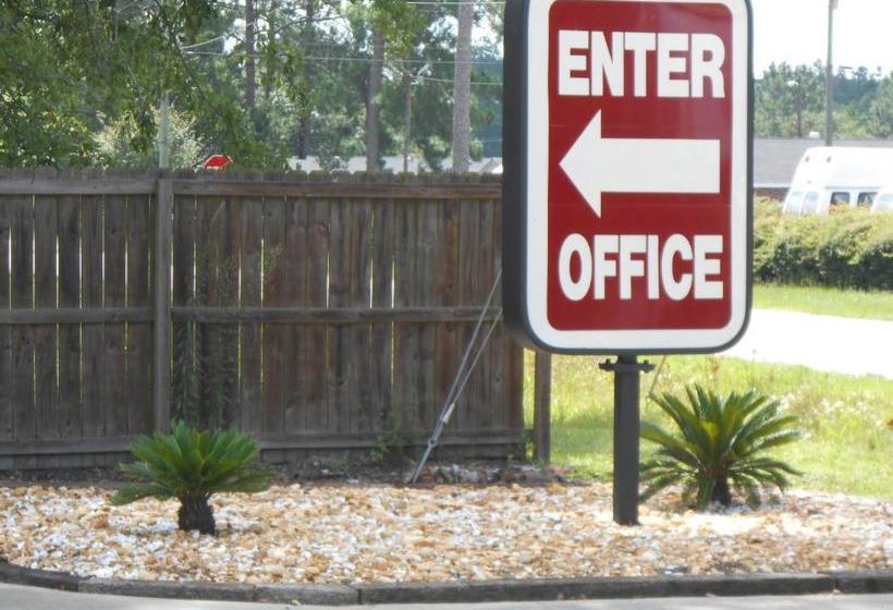 فندق على الطريق Glennville Inn