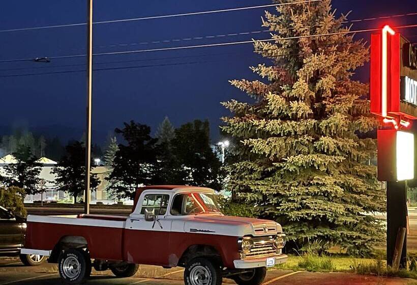 فندق على الطريق Chalet Inn