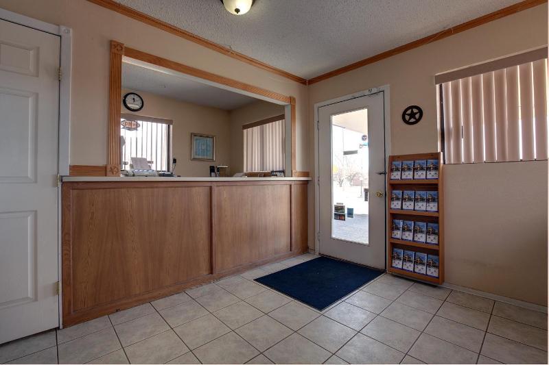 בית מלון כפרי Americas Best Value Inn Comanche