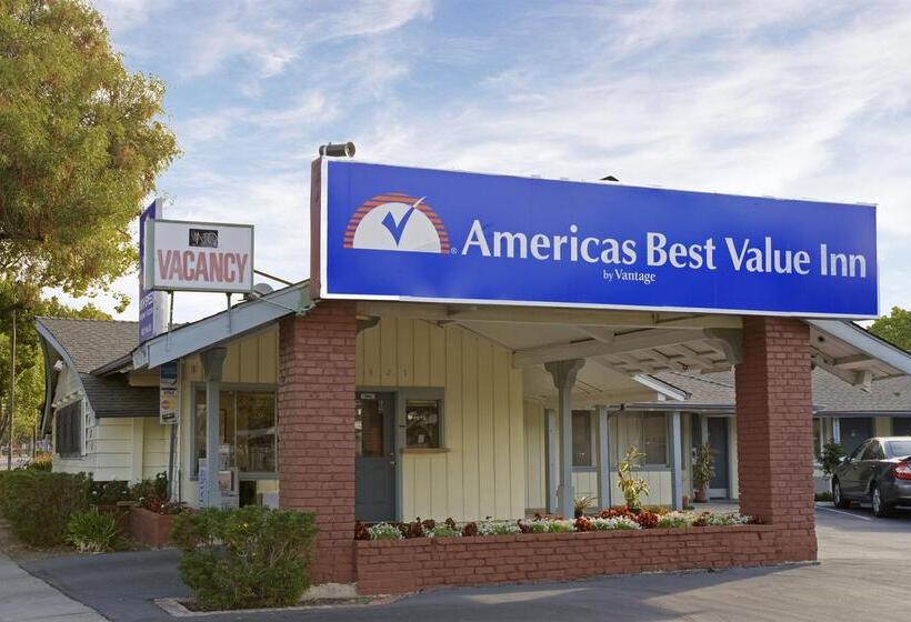 בית מלון כפרי Americas Best Value Inn Livermore
