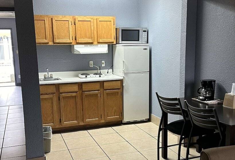 בית מלון כפרי Americas Best Value Inn And Suites Groves