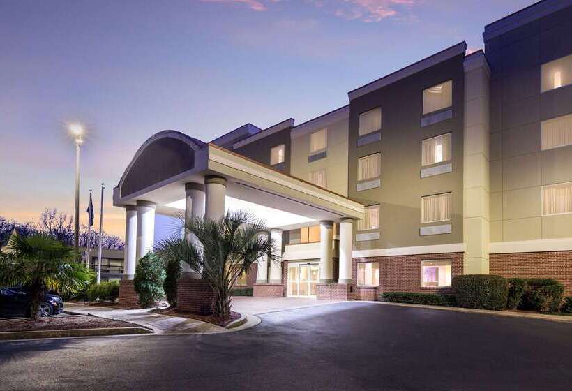 호텔 Comfort Suites Forsyth Near I75