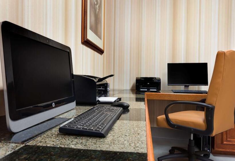 בית מלון כפרי Country Inn & Suites By Radisson, Columbia, Mo