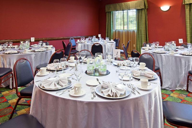 هتل Country Inn & Suites By Radisson, Grand Rapids East, Mi