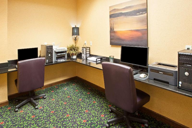 هتل Country Inn & Suites By Radisson, Grand Rapids East, Mi