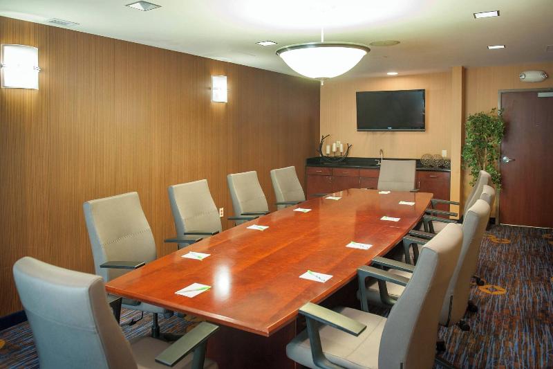 בית מלון כפרי Courtyard By Marriott Pensacola Downtown