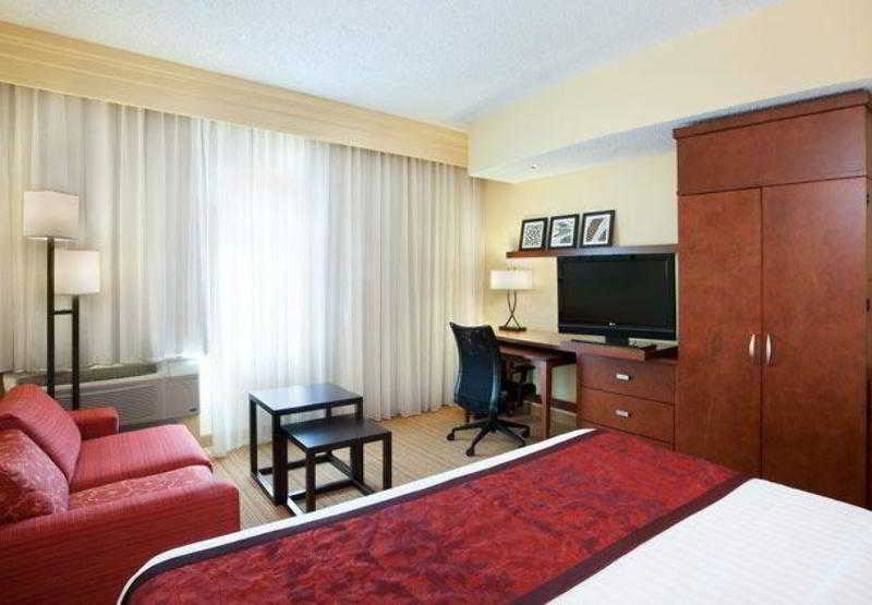 هتل Courtyard Marriott Houston Pearland