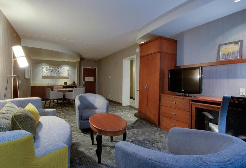 فندق Courtyard Republic Airport Long Island/farmingdale