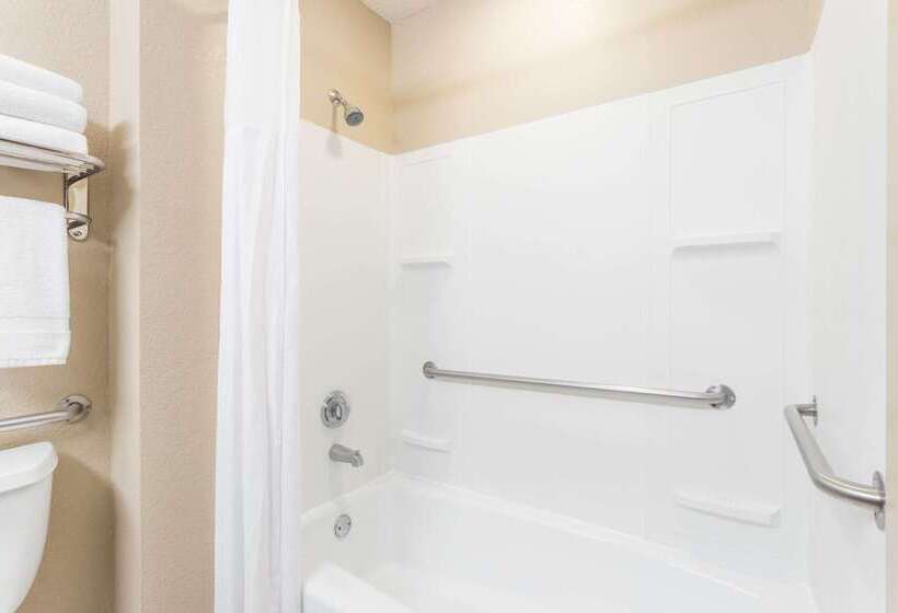 בית מלון כפרי Days Inn & Suites By Wyndham Lakeland