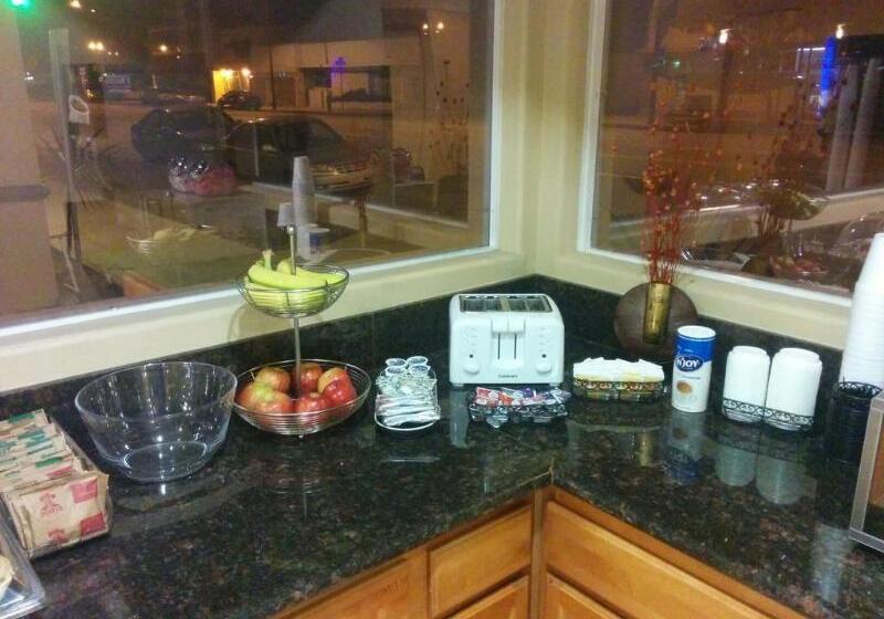 هتل Portofino Inn Burbank