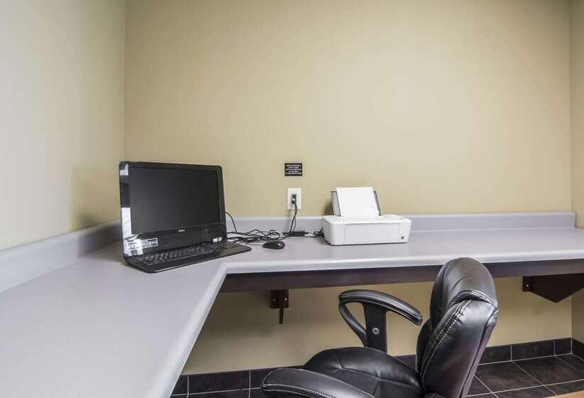 هتل Quality Inn & Suites Thompson