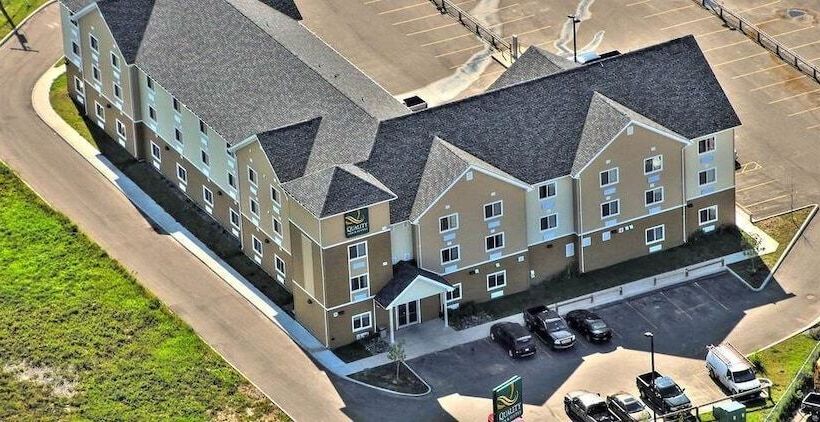 هتل Quality Inn & Suites Thompson