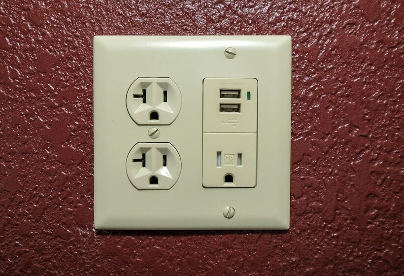 فندق Red Roof Inn Columbus, Ms