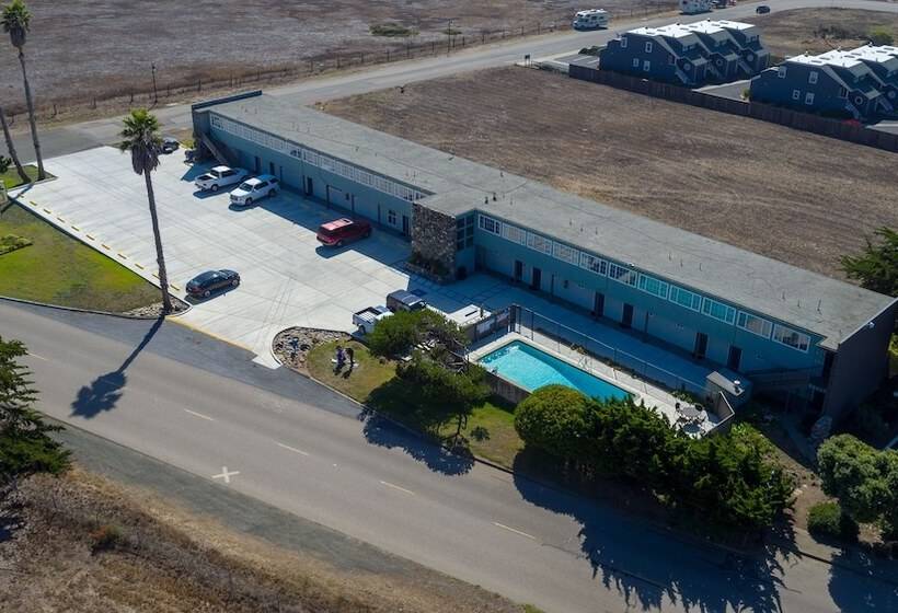 ホテル Sea Breeze Inn   San Simeon