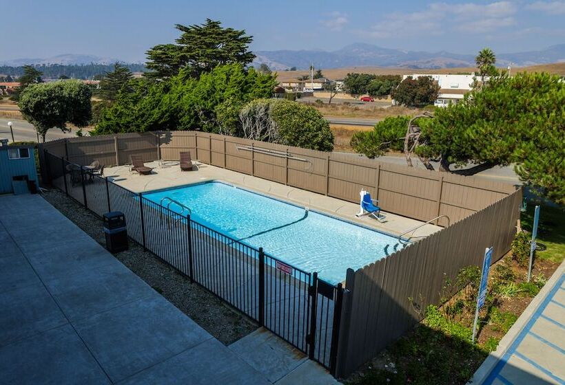 ホテル Sea Breeze Inn   San Simeon