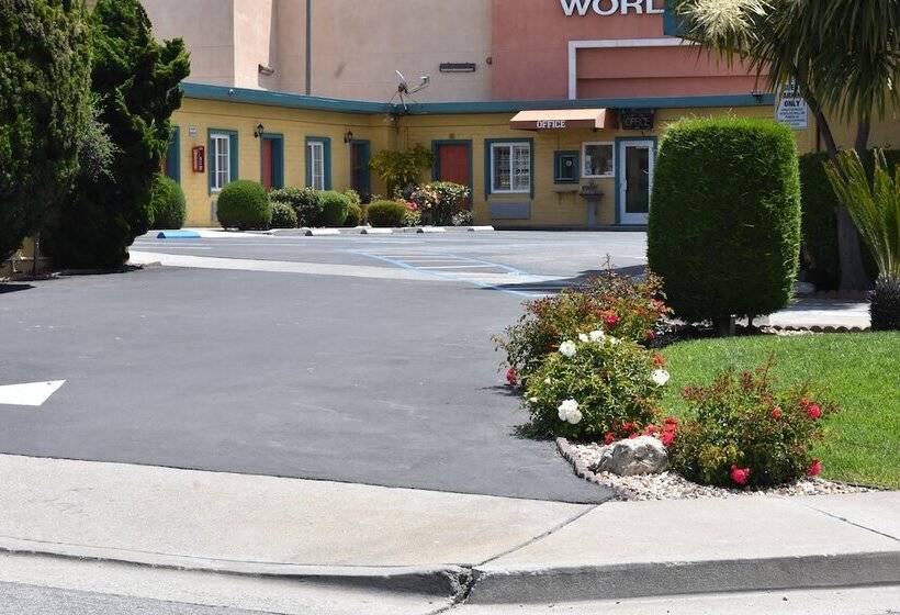 בית מלון כפרי Seaside Inn Monterey