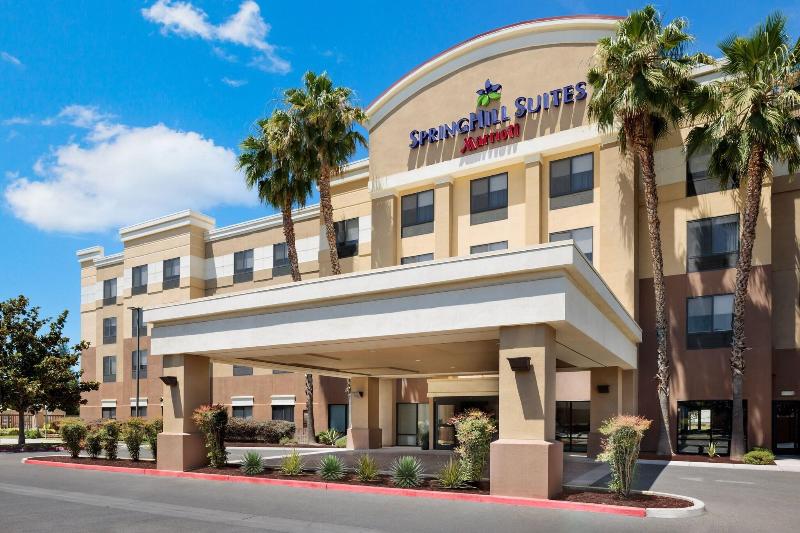 هتل Springhill Suites Fresno