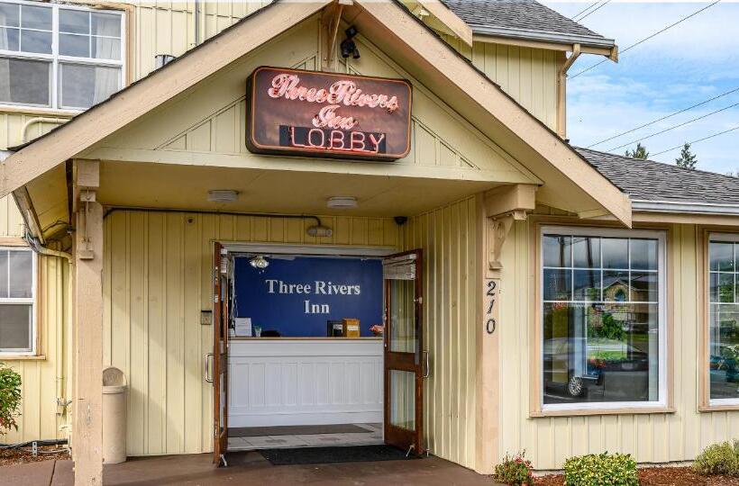 فندق Three Rivers Inn Sedro Woolley