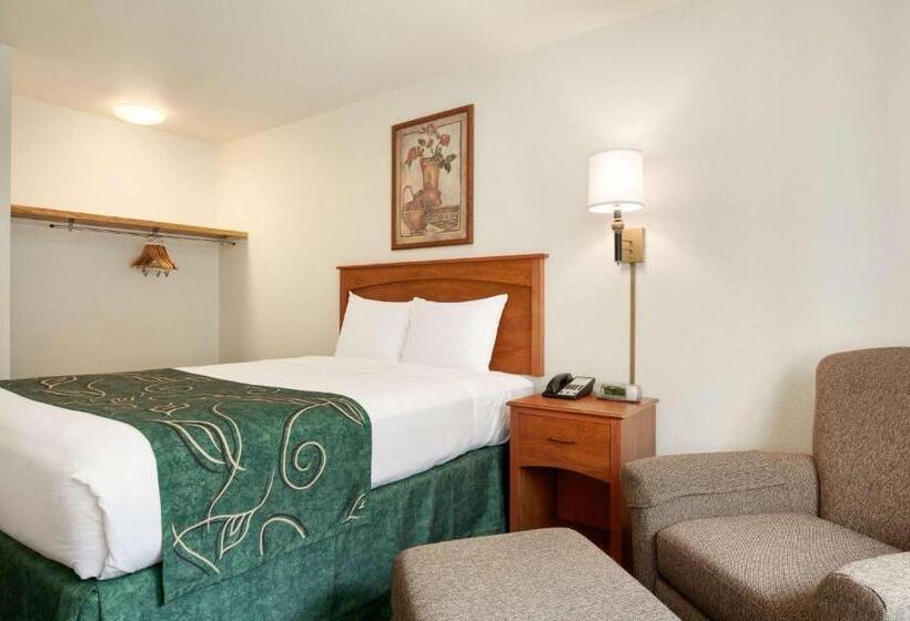 فندق Travelodge By Wyndham Dunsmuir