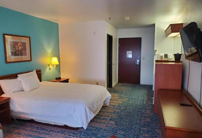 فندق على الطريق Omak Inn