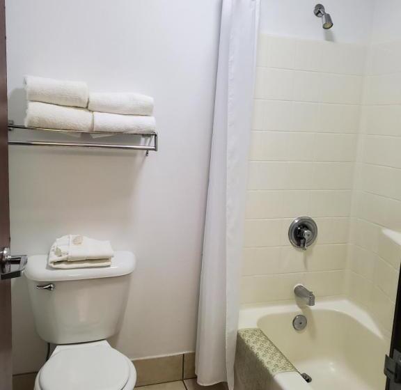 فندق على الطريق Omak Inn