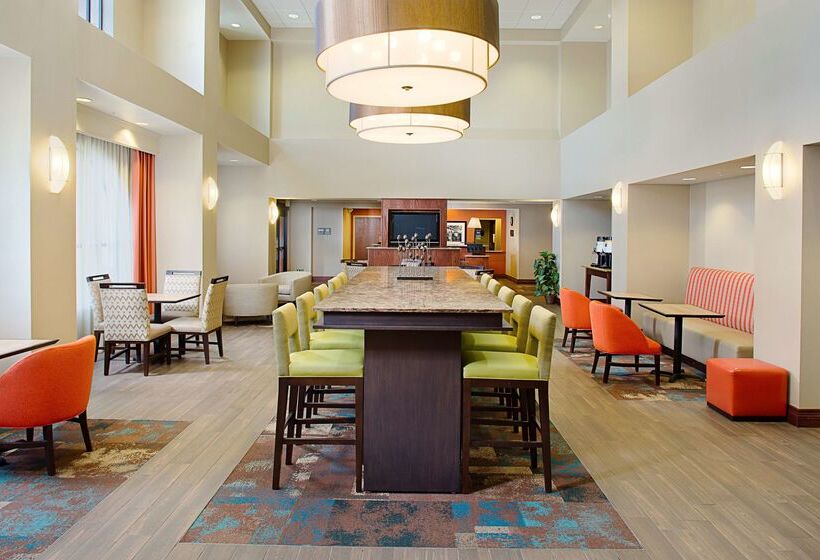 Hampton Inn & Suites Lancaster