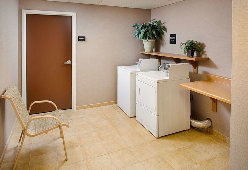 Hampton Inn & Suites Lancaster