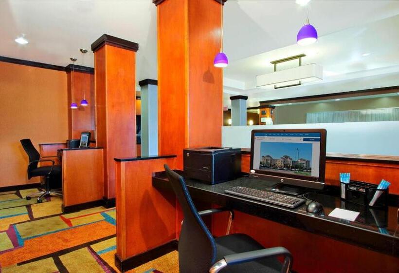 هتل Fairfield Inn & Suites Fresno Clovis