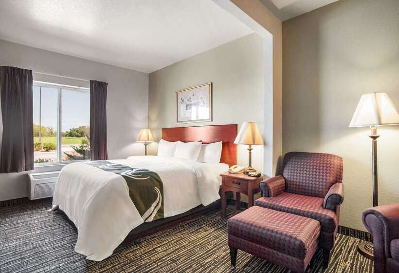 فندق Quality Inn Parsons North