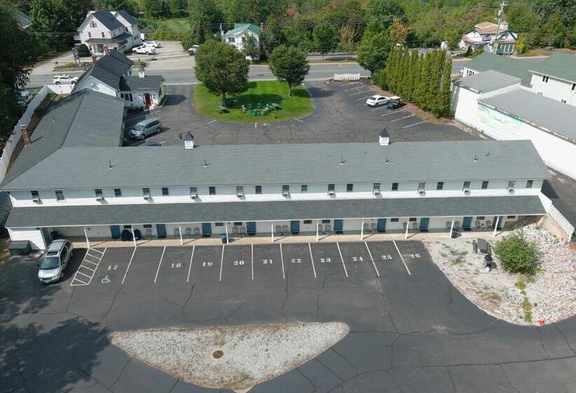 Colonial Motel