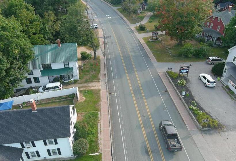 Colonial Motel