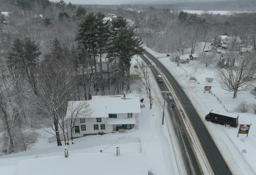Colonial Motel