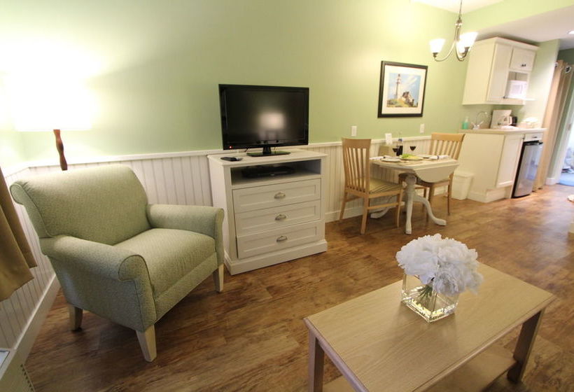 Holly Tree Resort