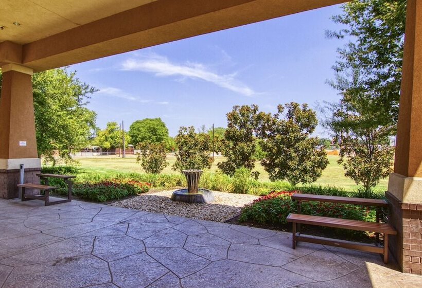 ホテル Comfort Suites Waco North  Near University Area