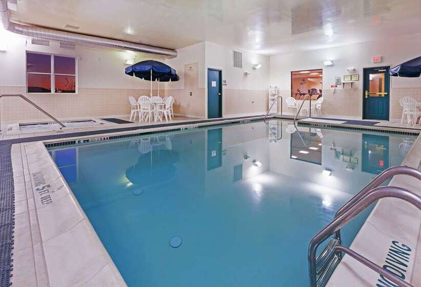 Отель Country Inn & Suites By Radisson, Chambersburg, Pa