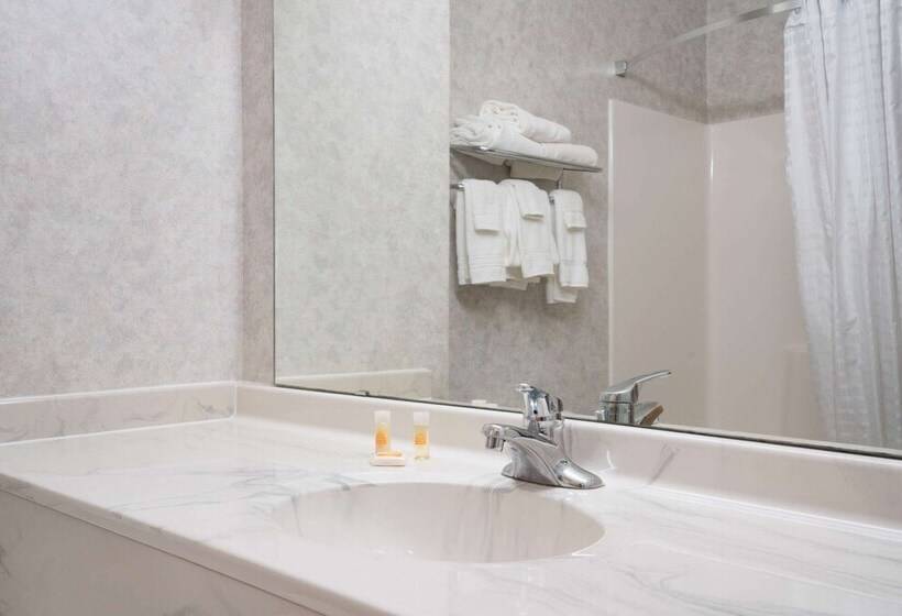בית מלון כפרי Days Inn By Wyndham Fargo/casselton