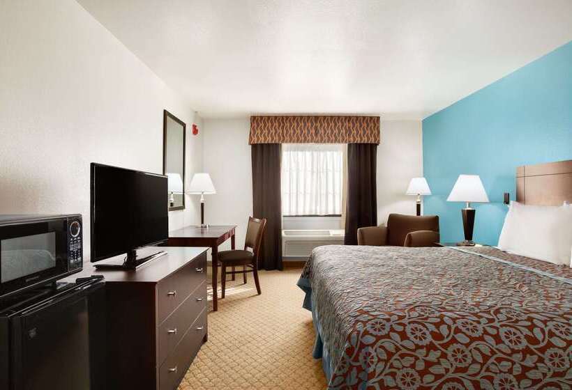 هتل Days Inn & Suites By Wyndham Conroe North