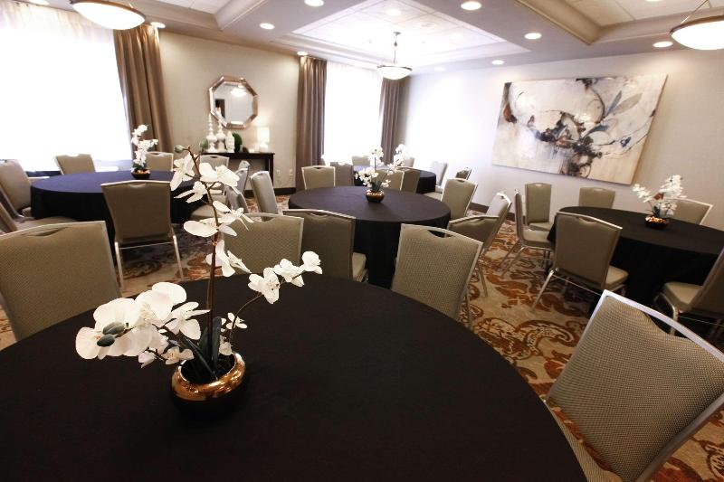 בית מלון כפרי Hilton Garden Inn Des Moines Airport