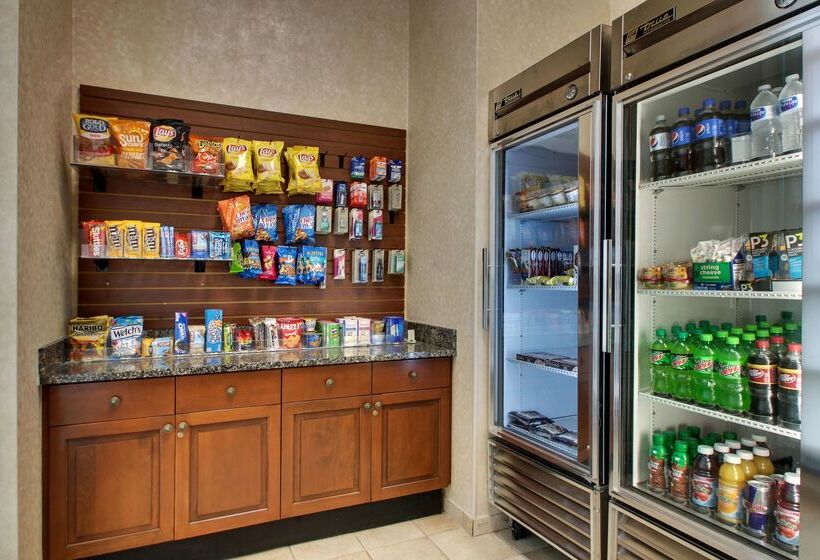 בית מלון כפרי Drury Inn & Suites Charlotte Northlake