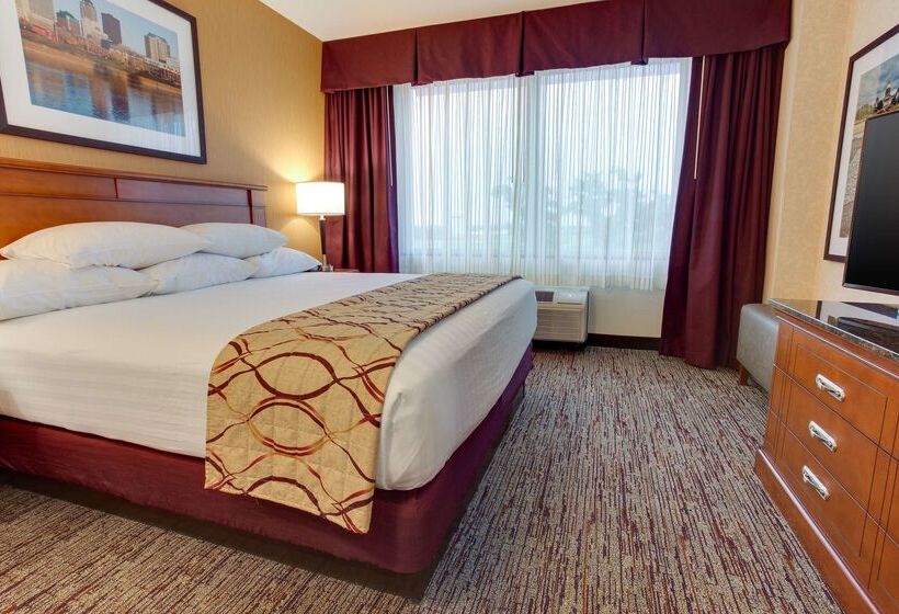 هتل Drury Inn & Suites West Des Moines