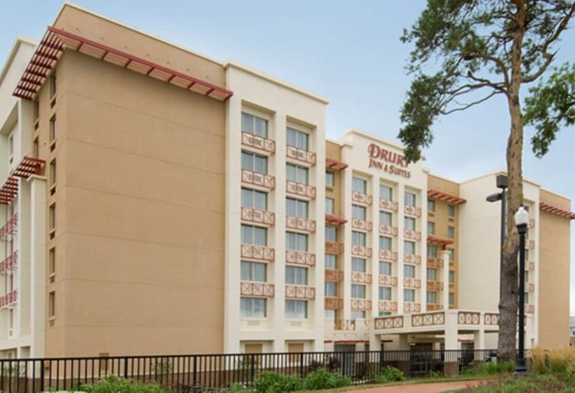 هتل Drury Inn & Suites West Des Moines