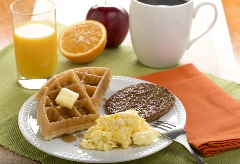 هتل Drury Inn & Suites West Des Moines