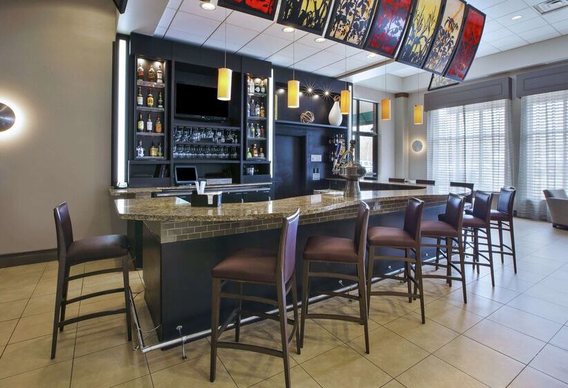 هتل Embassy Suites Columbus Airport