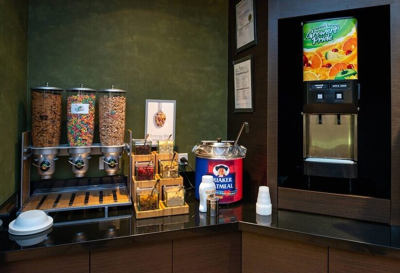 هتل Fairfield Inn & Suites By Marriott Cedar Rapids