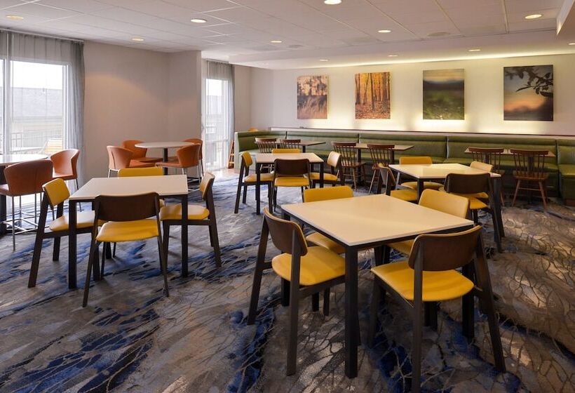 هتل Fairfield Inn & Suites By Marriott Cedar Rapids