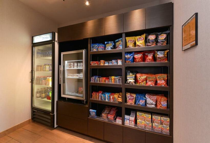 هتل Fairfield Inn & Suites By Marriott Cedar Rapids