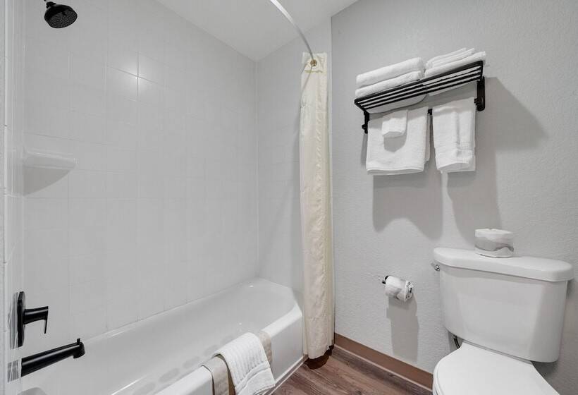 호텔 Garibaldi Inn At The Bay