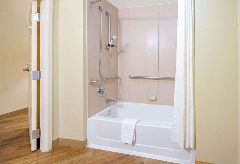 هتل La Quinta By Wyndham Lawton / Fort Sill